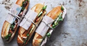 Kinh doanh bánh mì.