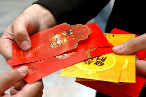 Trẻ em từ bao nhiêu tuổi trở lên được tự giữ tiền xì lì Tết? Tiền lì xì Tết cho trẻ.