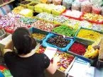 Xử lý hành vi buôn bán kẹo mứt Tết giả