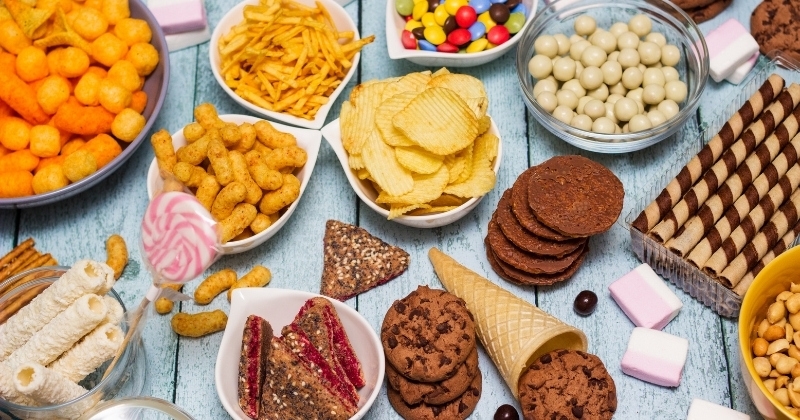 Mở quán ăn vặt có cần đăng ký kinh doanh